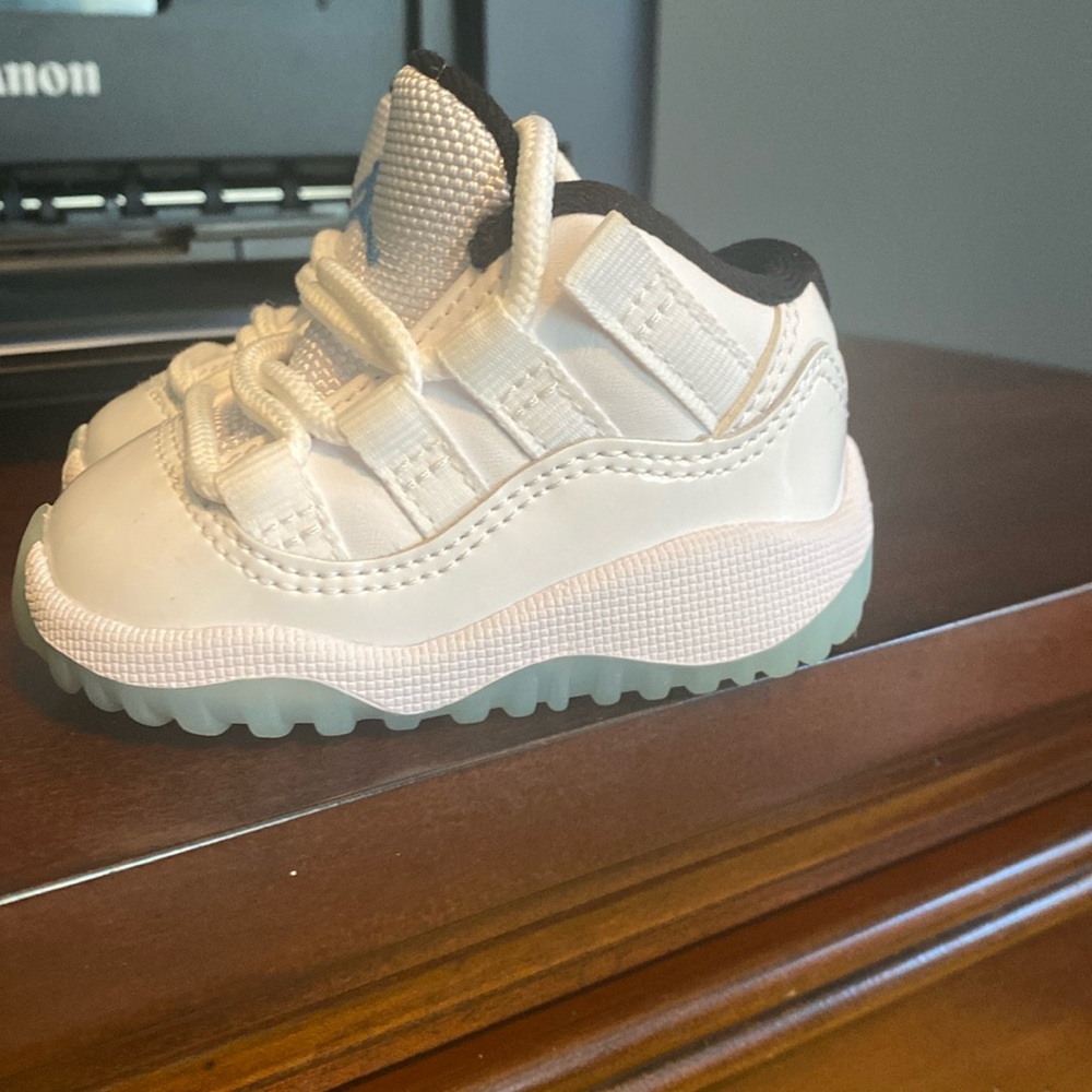 Nike Air Jordan Retro Low Legend Blue